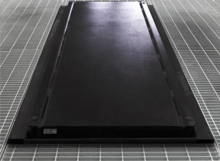 Up2paint lift. Automatic arms.Pneumo hydraulic control pump